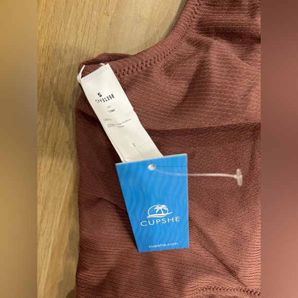 CUPSHE Women's One Piece Ribbed Cut Out Side One Shoulder Swimsuit NWT - Picture 5 of 5